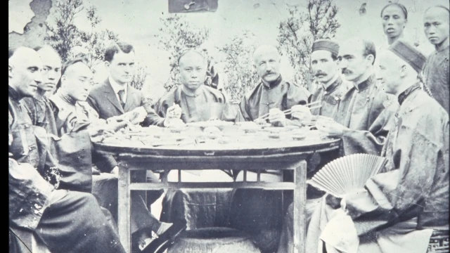 不同時代：1902年在湖南省外國基督教神職人員與中國人自由相處（公共領域）