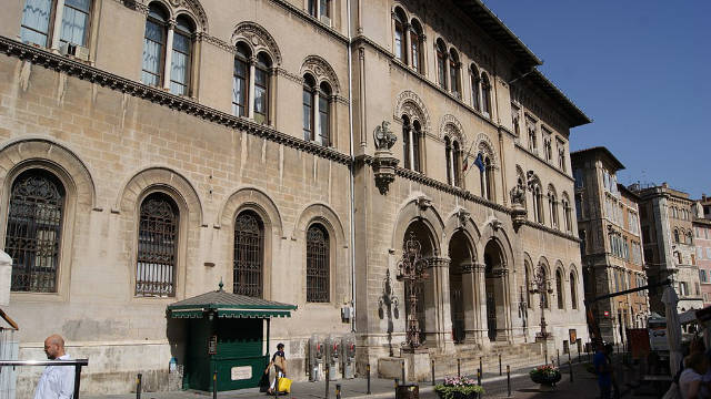 意大利佩魯賈法院（Asurnipal – CC BY-SA 4.0）