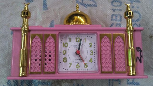 帶有伊斯蘭圖案的鐘錶被禁止出售（知情人提供）
