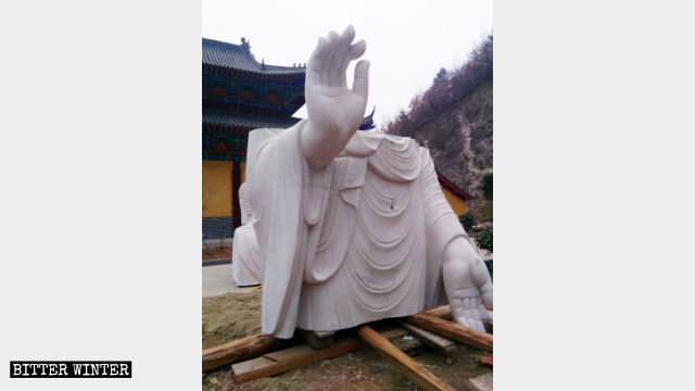 觀音像的身子被拆 觀音像的身子被拆