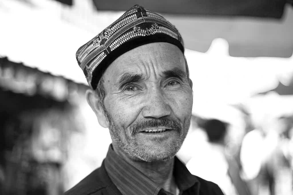 在喀什的大集市上賣蘋果© Maxime Crozet 在喀什的大集市上賣蘋果© Maxime Crozet