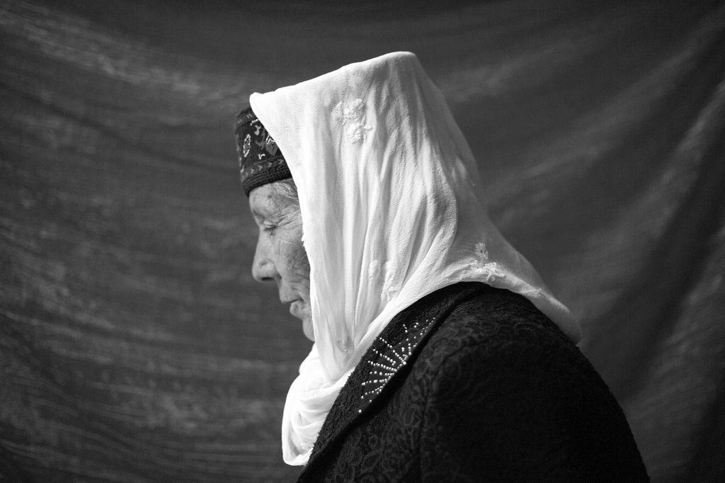 帕米爾高原中國邊境塔什庫爾干的塔吉克婦女 © Maxime Crozet