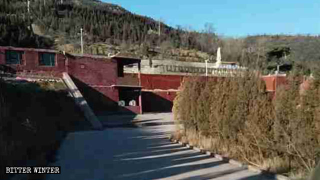 聖泉寺一個兩層建築現已被拆 聖泉寺一個兩層建築現已被拆
