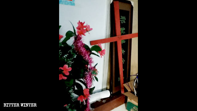 3月，濱州市一處家庭聚會點被取締，十字架被拆下