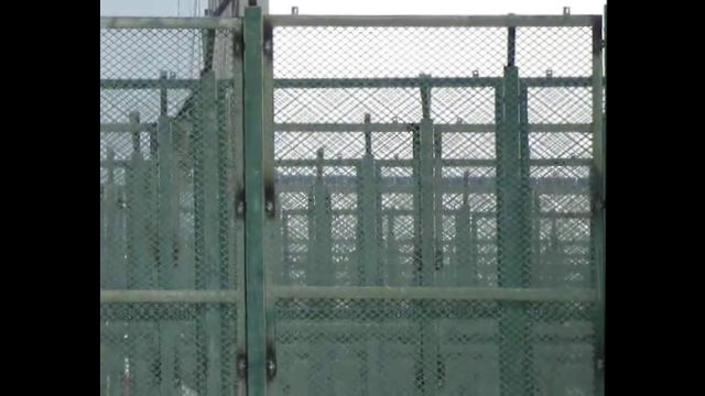 被鐵欄杆、鐵絲網圍住的學習班 被鐵欄杆、鐵絲網圍住的學習班