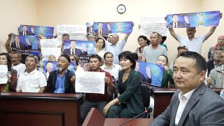 哈薩克斯坦人權活動人士賽爾克堅·比萊喜面臨法庭判決