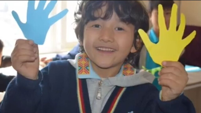 希拉伊教的一名小學生 希拉伊教的一名小學生