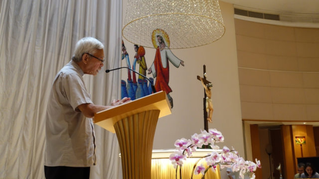 九月十五日，陳日君樞機帶領信眾在聖母聖衣堂為香港祈禱（天亞社）