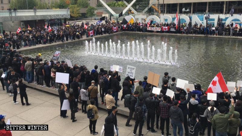 多倫多市上千人舉行撐香港反極權暴政遊行集會 多倫多市上千人舉行撐香港反極權暴政遊行集會