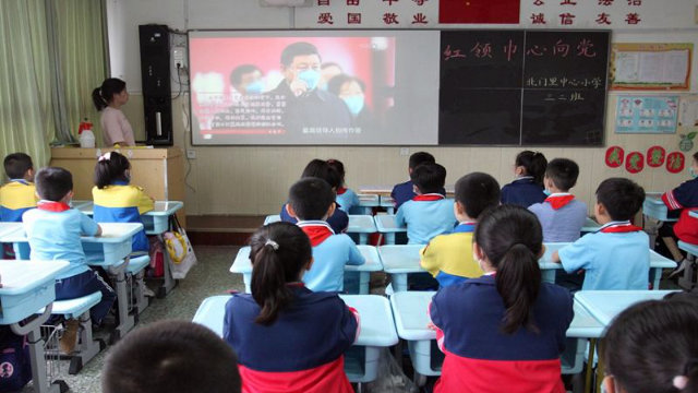山東省濟南市一所小學組織兒童節活動，學習中國抗疫精神（網絡圖片）