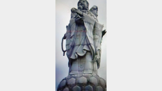 位於青峰山頂的四面觀音相(知情人提供) 位於青峰山頂的四面觀音相(知情人提供)