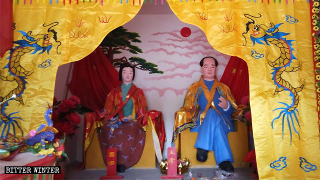 青州一座供奉著毛澤東和楊開慧塑像的民間寺廟香火旺盛